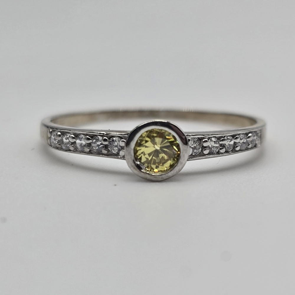 Sterling Silver Ring With Yellow Stone - Picture 2 of 8